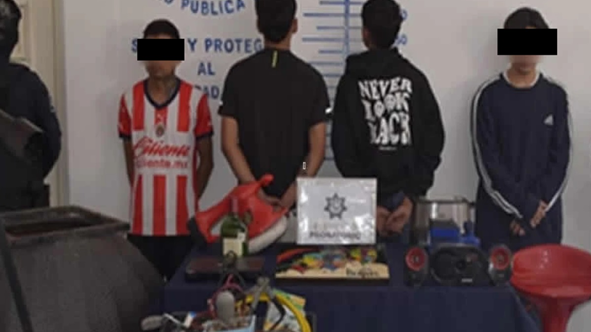 Frustran robo a casa habitación en Puebla: detienen a cuatro personas, dos son menores