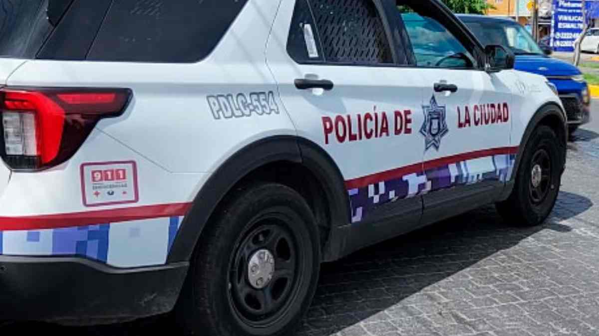 Intentan robarle su automóvil y le disparan en la mandíbula durante forcejeo en Puebla