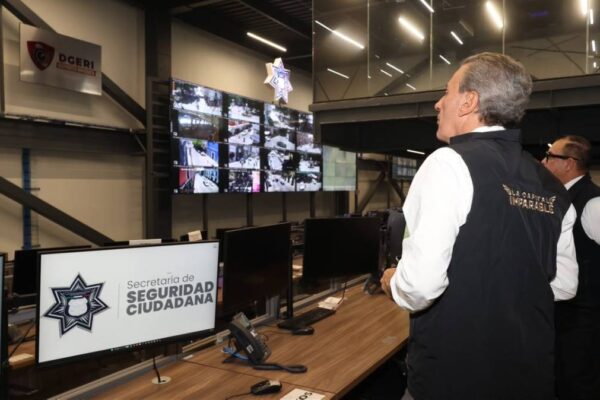 Pepe Chedraui supervisa el sistema Puebla 360; revisan cámaras de vigilancia para reforzar la seguridad en la capital