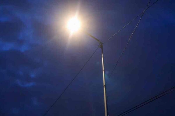 Alseseca estrena alumbrado LED: modernizan 101 luminarias y cubren toda la colonia