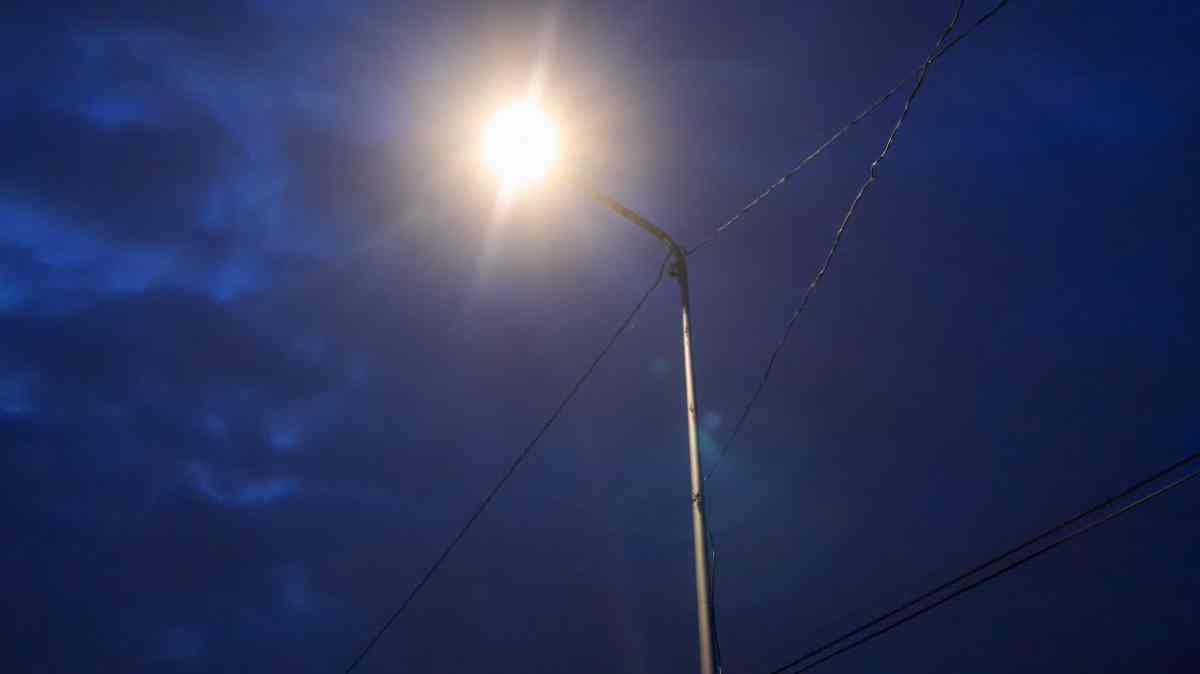 Alseseca estrena alumbrado LED: modernizan 101 luminarias y cubren toda la colonia