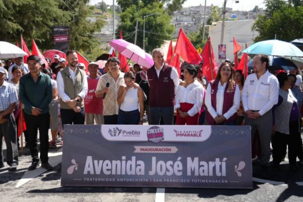 Pepe Chedraui entrega rehabilitación de calle José Martí; obra beneficia a más de 10 mil personas en Puebla