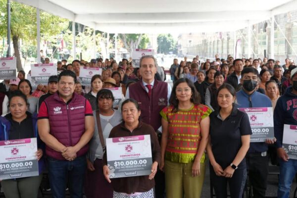 Pepe Chedraui entrega apoyos a 200 personas de comunidades indígenas de Puebla; destinan 2 mdp