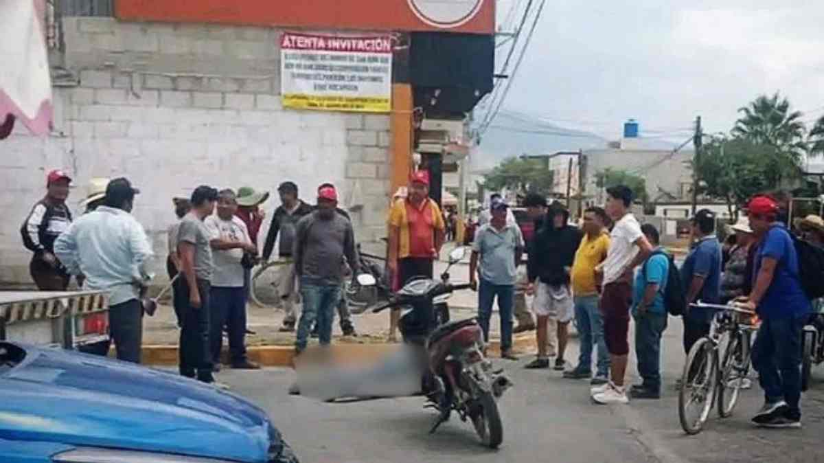 Vecinos detienen a dos presuntos ladrones y casi los linchan en Tecamachalco