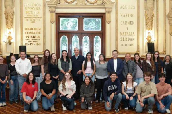 Pepe Chedraui recibe en Puebla a estudiantes de Veterinaria de Oregon State University