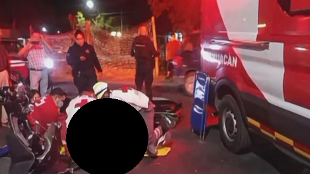Diputada del PT arrolla a jóvenes motociclistas en Tehuacán; su estado es grave