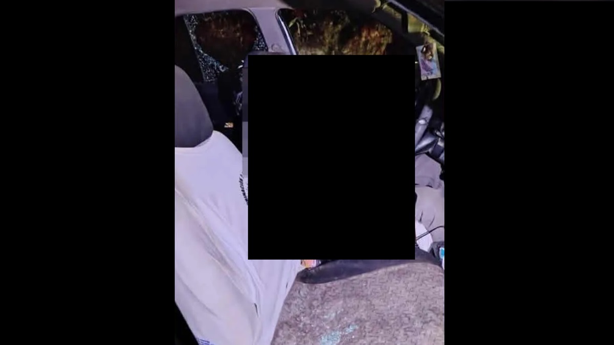 Sangre en el camino: Asesinan a pareja de adultos mayores junto a su vehículo en Puebla