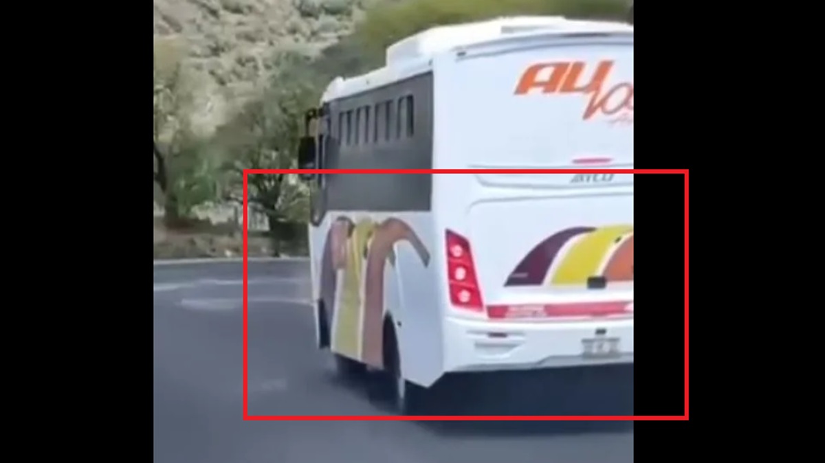 Autobús de AU se queda sin frenos en la Sierra Negra y el chofer evita una tragedia