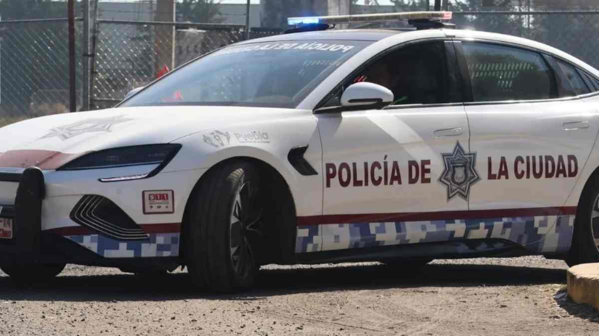 Lo interceptan tres sujetos y le roban su camioneta en Bosques de Amalucan