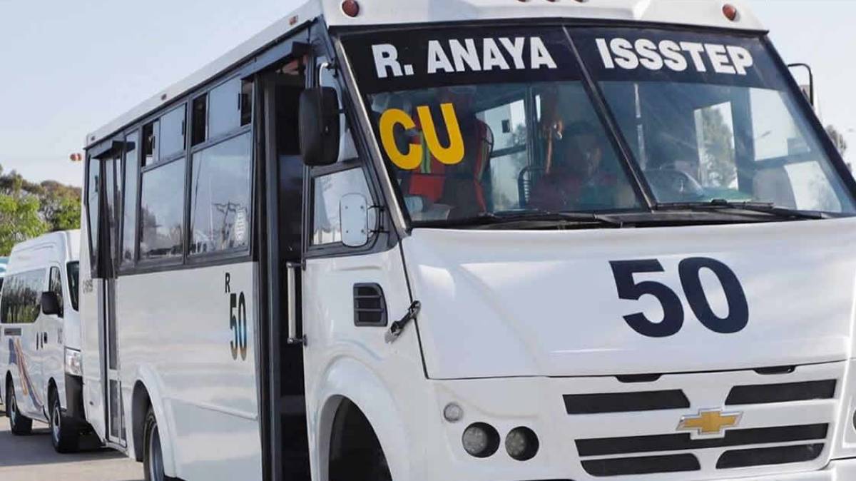 Mujer se lanza de la ruta 50 en movimiento para escapar de un asalto en Puebla