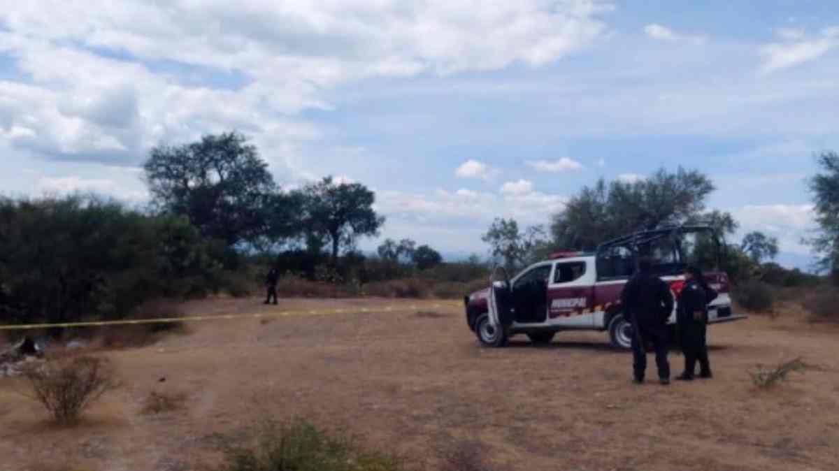 Encuentran cadáver de hombre en un terreno baldío de Tecamachalco; permanece como desconocido