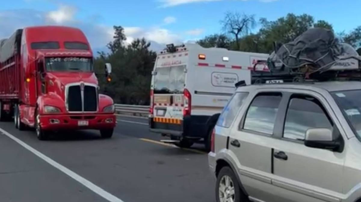 Balean a trailero en la Cuacnopalan-Oaxaca durante presunto intento de asalto; lo trasladan a Tehuacán
