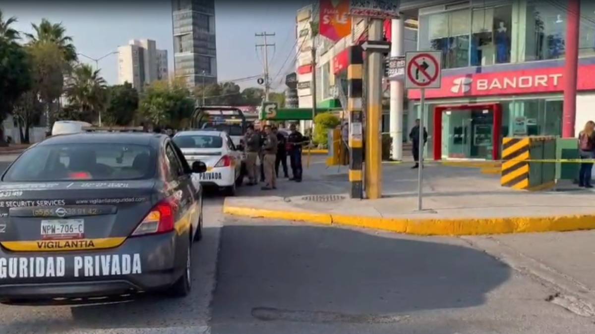 Detienen a presunto implicado en asalto a cuentahabiente en Plaza Solé, Puebla; reportan un lesionado