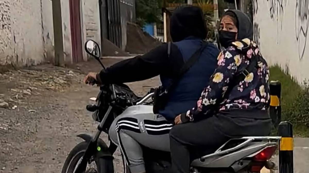 Asaltan a madre que caminaba con sus hijos en Puebla; vecinos alertan por robos en otras colonias