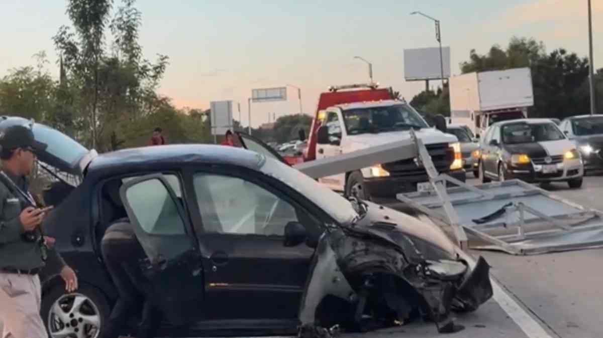 Choque en Periférico Ecológico provoca tráfico rumbo a la autopista
