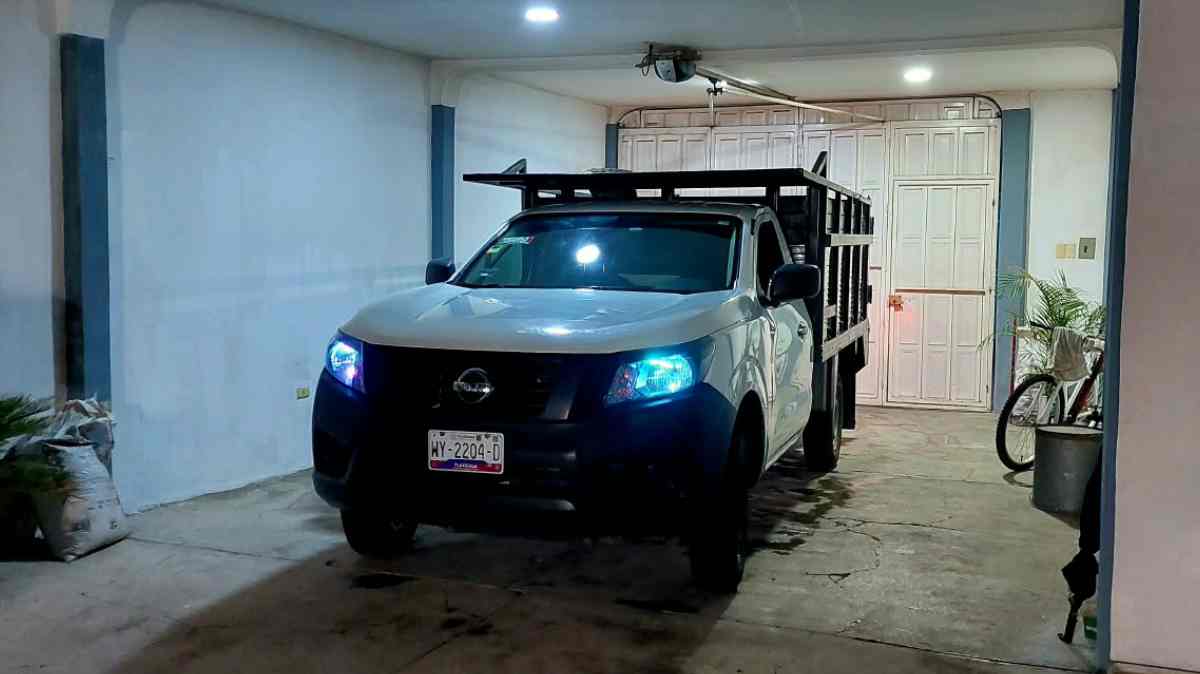 Roban camioneta con violencia en San Jerónimo Caleras; golpean al conductor y lo abandonan en Barranca Honda