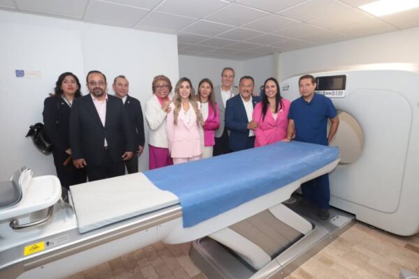 De una carrera a un apoyo real: Pepe Chedraui entrega 180 mil pesos a mujeres con cáncer de mama en Puebla