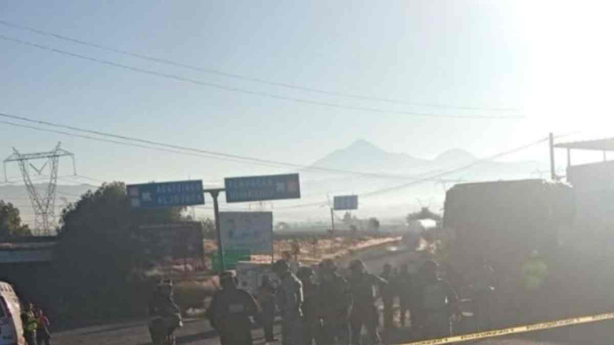¡Alerta en la Acatzingo-Ciudad Mendoza! Cierran la autopista por choque y fuga de gas LP