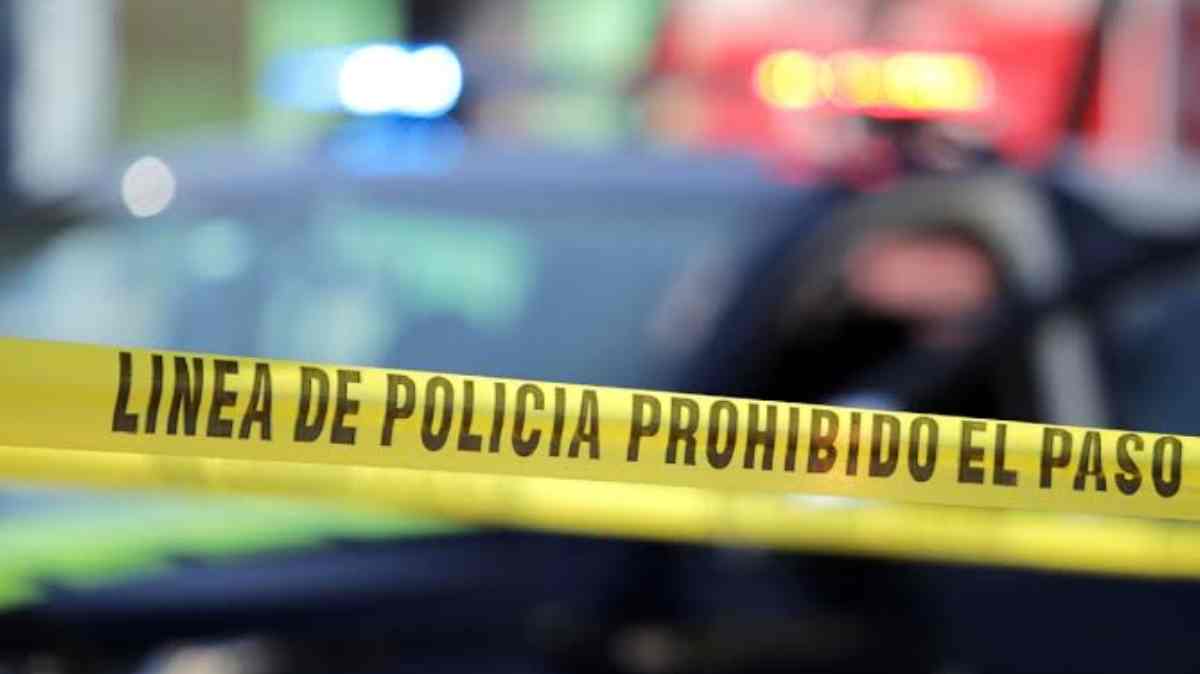 Matan de siete balazos a conductor de transporte de personal frente a un hotel en Tehuitzingo