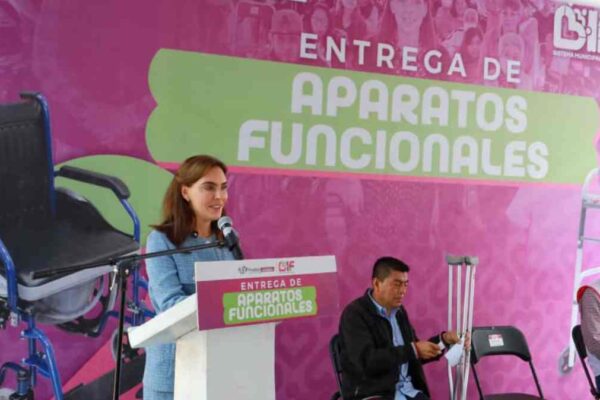 DIF Puebla Capital entrega 60 aparatos funcionales a personas con discapacidad