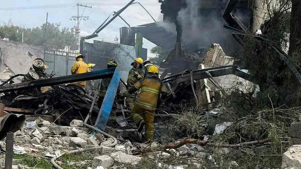 Explosión en San Miguel Zacaola deja dos lesionados y daños en tres viviendas; investigan posible polvorín