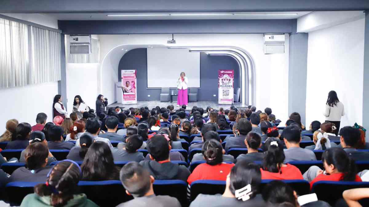 Puebla capital impulsa foro de autocuidado y prevención contra el cáncer de mama
