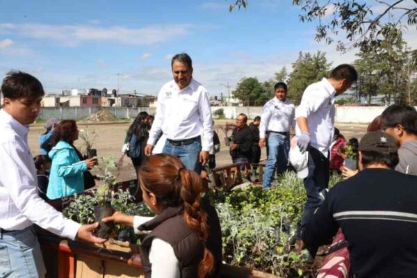 Puebla tendrá 120 huertos escolares y nuevos santuarios para polinizadores durante 2026