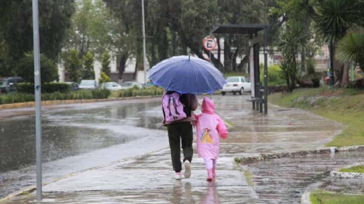 SEP suspende clases presenciales en 173 municipios de Puebla por lluvias; serán a distancia el 8 y 9 de octubre