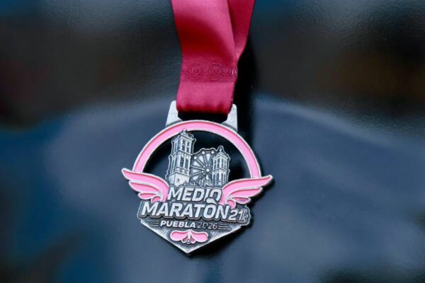 Ya están listas la playera y medalla del 21K Puebla 2026; la carrera será el 18 de octubre