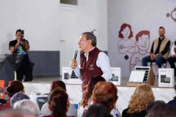 Más luz y espacios para convivir: Puebla entrega apoyos en unidades habitacionales del norte