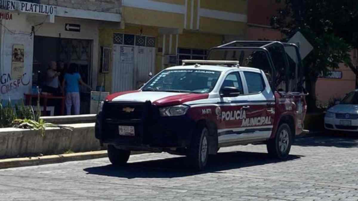 Riña entre vecinos en Tehuacán termina a machetazos; dos adultos mayores resultan heridos