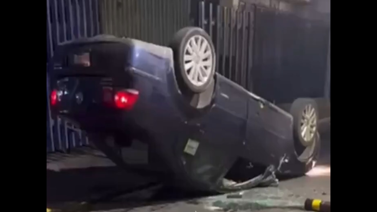 Auto volcado y bolardos destrozados en San Andrés Cholula: ¿Qué pasó en la 14 Oriente y 4 Norte?