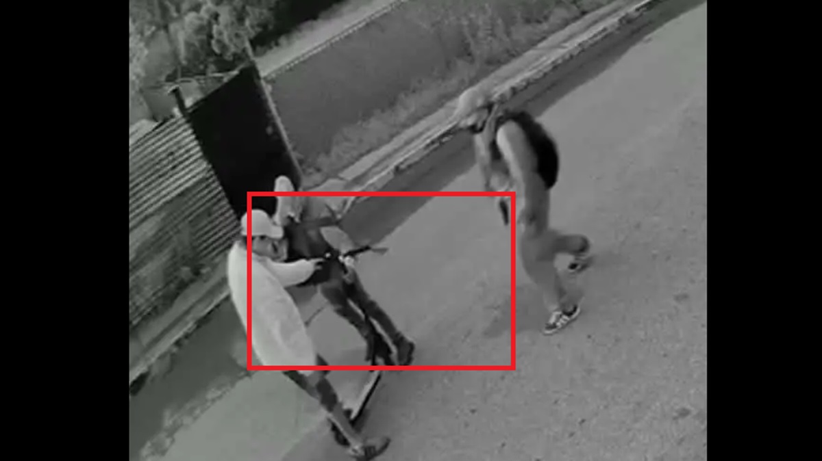 A punta de pistola y en plena madrugada: Delincuentes asaltan a joven para robarle su patín eléctrico en Lomas Flor del Bosque