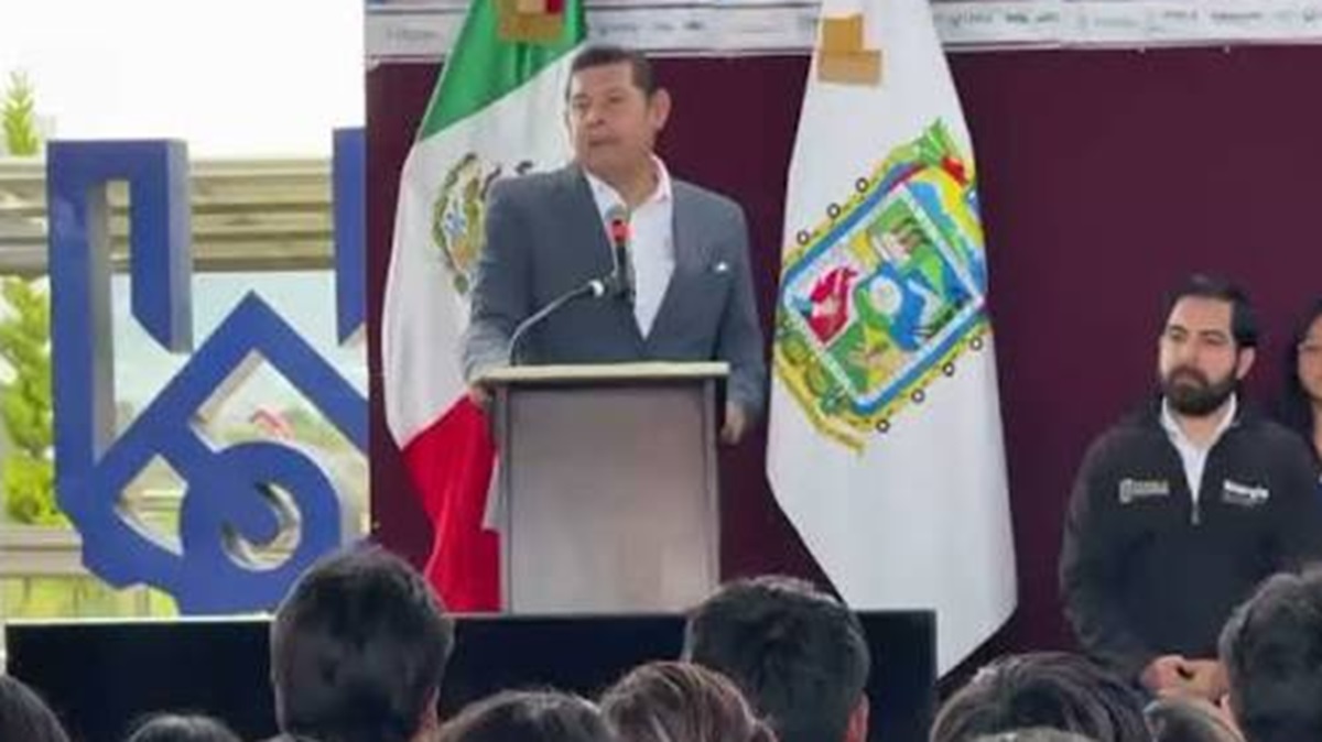 Armenta entrega pantallas en Amozoc, anuncia circuito de videovigilancia y proyecta a Puebla como pionero en fabricación de tarjetas PCB