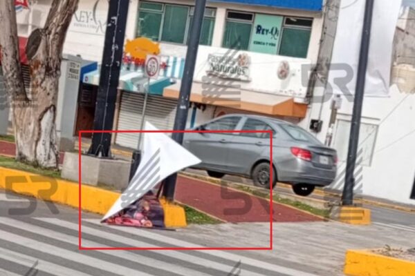 ¡Ráfagas peligrosas! Fuertes vientos de este sábado causan estragos y desprenden lonas en el bulevar Ignacio Zaragoza