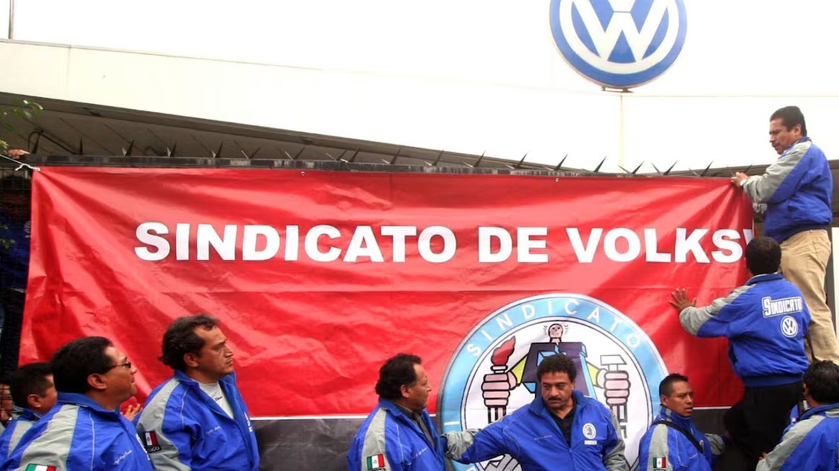 ¡Cuenta regresiva para la huelga! SITIAVW distribuye roles de guardia en la planta de VW Cuautlancingo y advierte sanciones económicas