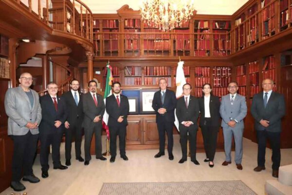 Gobierno de Puebla y UPAEP firman convenio para ampliar oportunidades a estudiantes